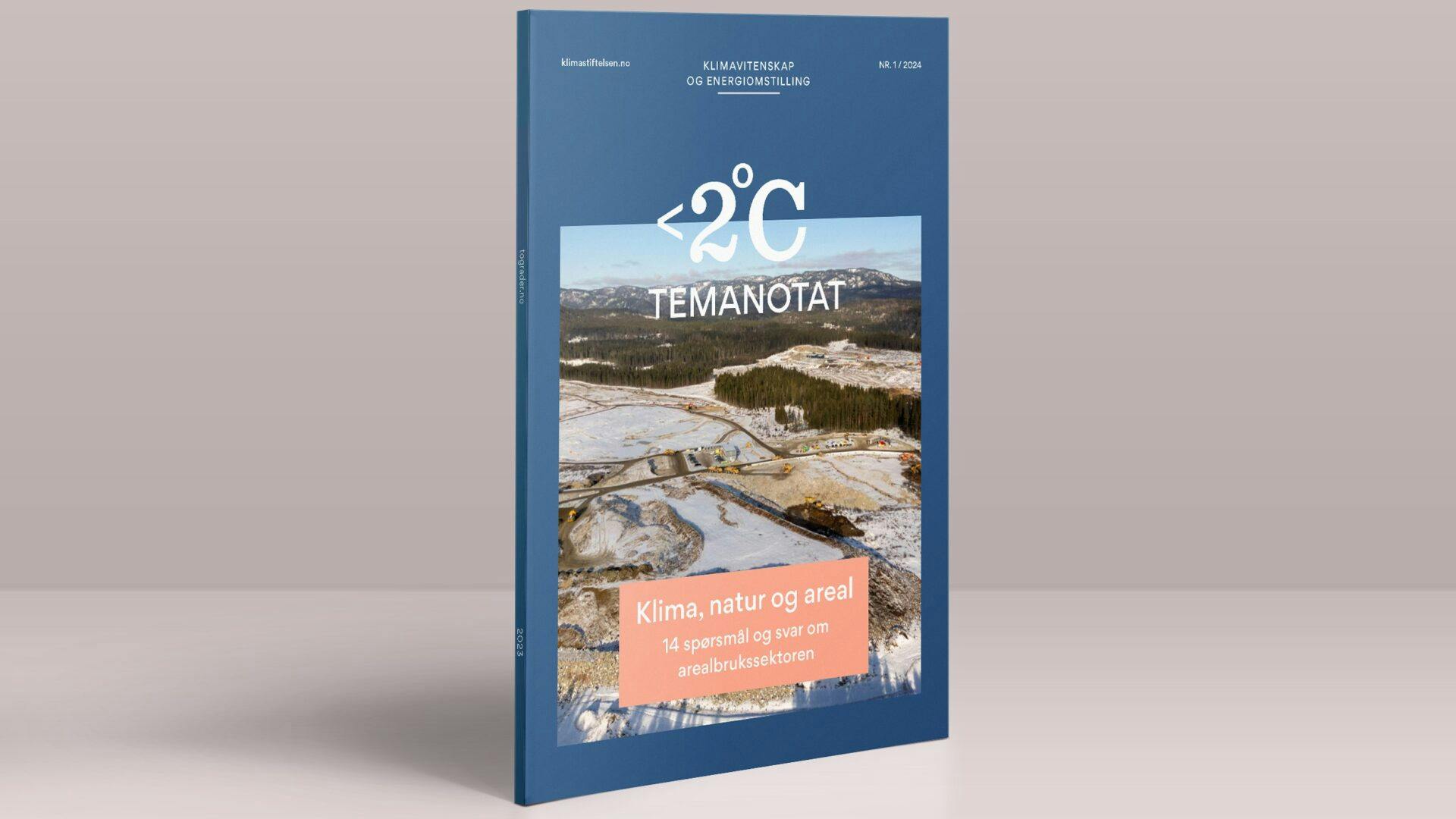 Et rapportomslag med landskapsbilde, med tekst om klima, natur og område på norsk.